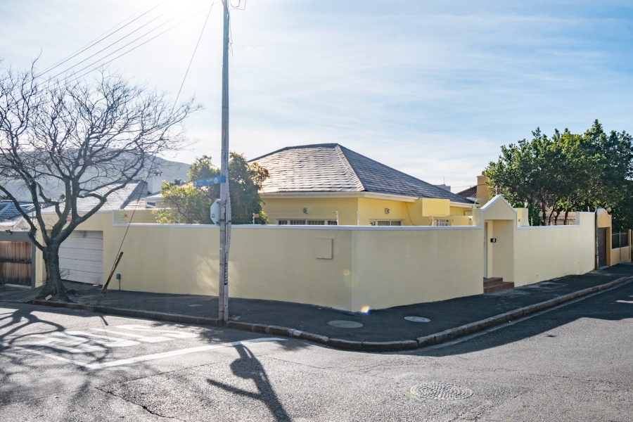 To Let 4 Bedroom Property for Rent in Gardens Western Cape